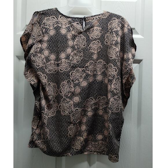 Banana Republic Women's Size Medium Pink & Black Abstract Split Cap Sleeve Top - Picture 2 of 8